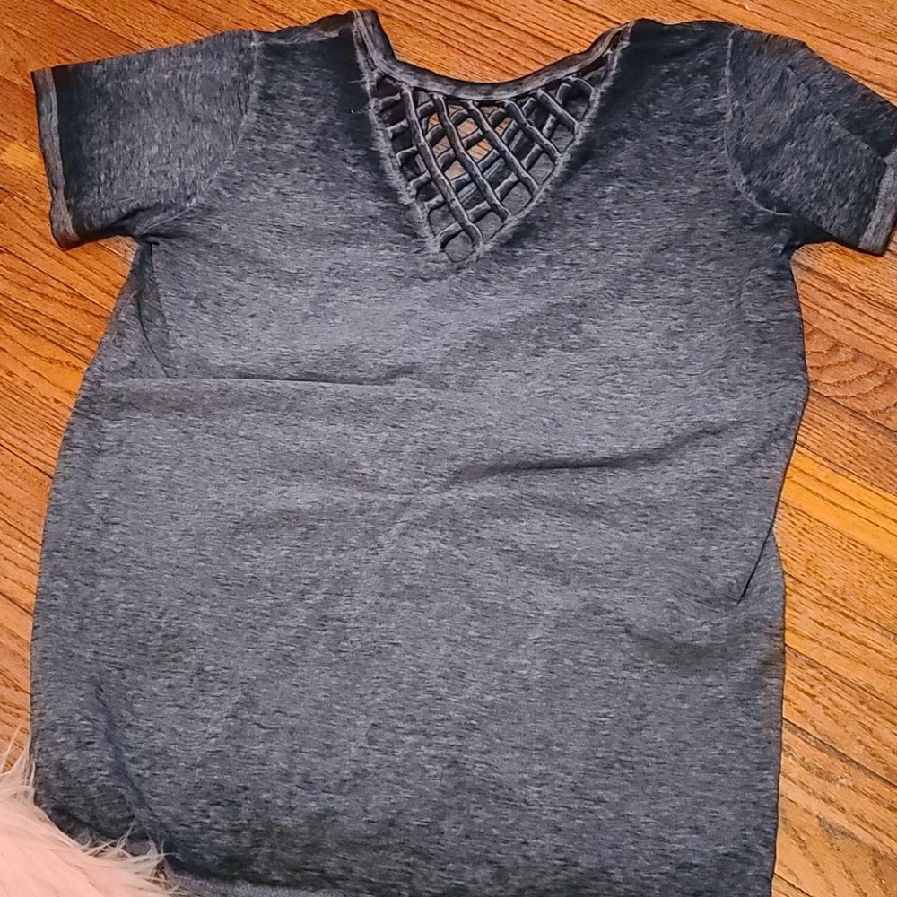 BKE size large cutout tshirt